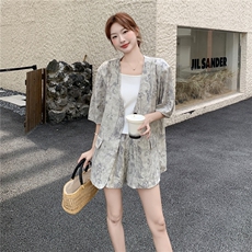 碎花西装短裤套装女夏2025新款高级感气质两件套ootd超火巨好看，女装套装/套裙，2C090