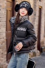 新品现货时尚帅气拼接显瘦加厚羽绒服90%新标白鸭绒，女装羽绒服，姿衣坊