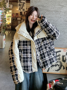 时尚黑白格子拼接连帽加厚短款羽绒服女2024冬新款学院风显瘦外套图片