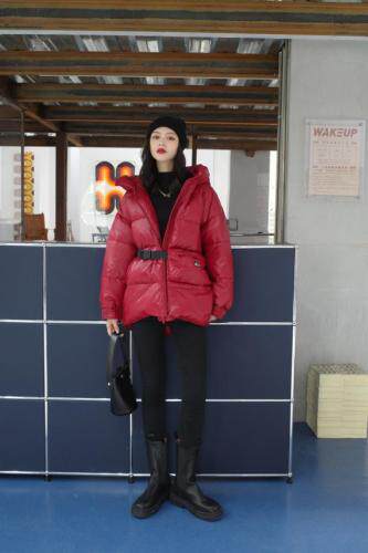2021冬季羽绒服，女装羽绒服，易霏金熙