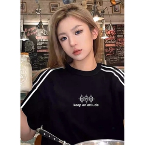 抖音得物高品质二开240克宽松纯棉美式潮牌三条杠织带短袖T恤图片