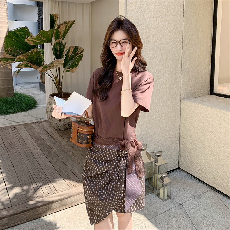 设计感减龄蕾丝拼接波点连衣裙夏季2025氛围感显瘦花苞假两件裙子图片