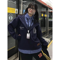 藏青色