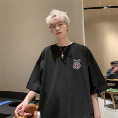 黑色