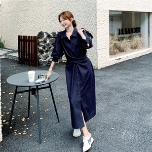 轻熟风藏青色长袖牛仔衬衫连衣裙女春秋超火巨好看单排扣气质长裙图片