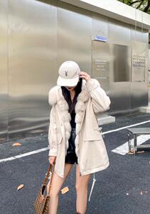 2021冬季狐狸毛派克服图片