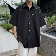黑色
