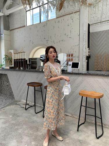 刺绣蕾丝连衣裙，女装连衣裙，依启蒙