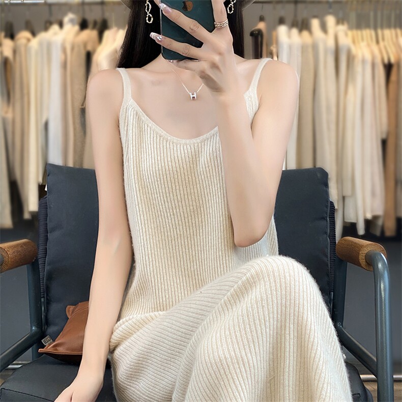 2025年秋季新款百搭V领羊毛吊带裙，女装连衣裙，蒙亿羊绒