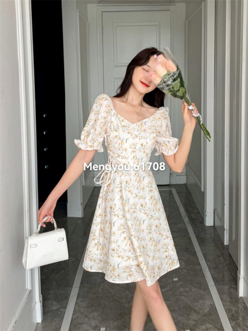 碎花连衣裙，女装连衣裙，梦由