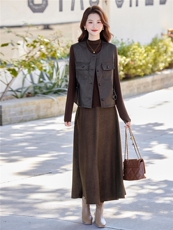 2026年秋季女时尚气质优雅时髦皮马甲针织打底衫简约半身裙三件套，女装套装/套裙，煊芮熙