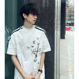 抖音得物品质二开240克宽松纯棉美式潮牌印花三条杠中性风短袖T恤图片