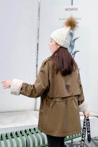 冬季新款背扣韩版修身显瘦，女装，田间晨露