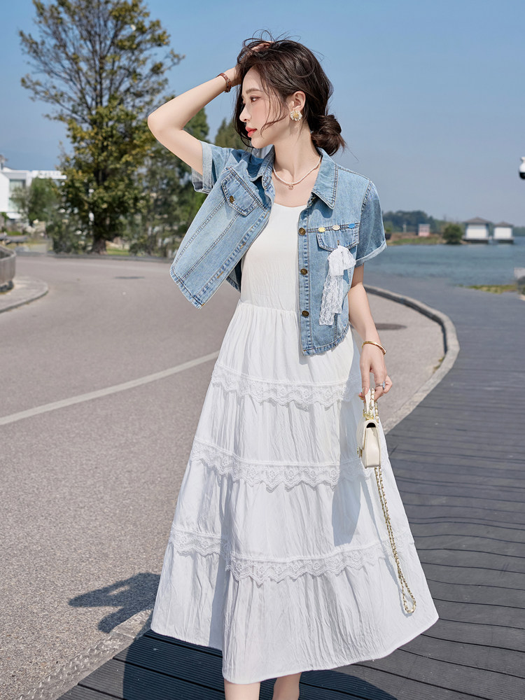 2025年夏季新品现货度假风吊带蕾丝花边连衣裙+牛仔短袖两件套,女装套装/套裙,臻衣坊