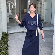 藏青色V领卫衣半身裙套装女2025秋季新款巨好看超火高级感两件套，女装套装/套裙，2C090