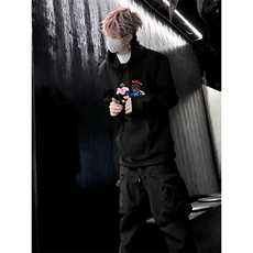 黑色