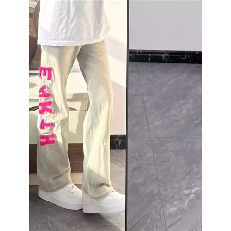 字母刺绣黄泥牛仔裤男款潮牌痞帅直筒裤子美式高街vibe弯刀微喇裤图片