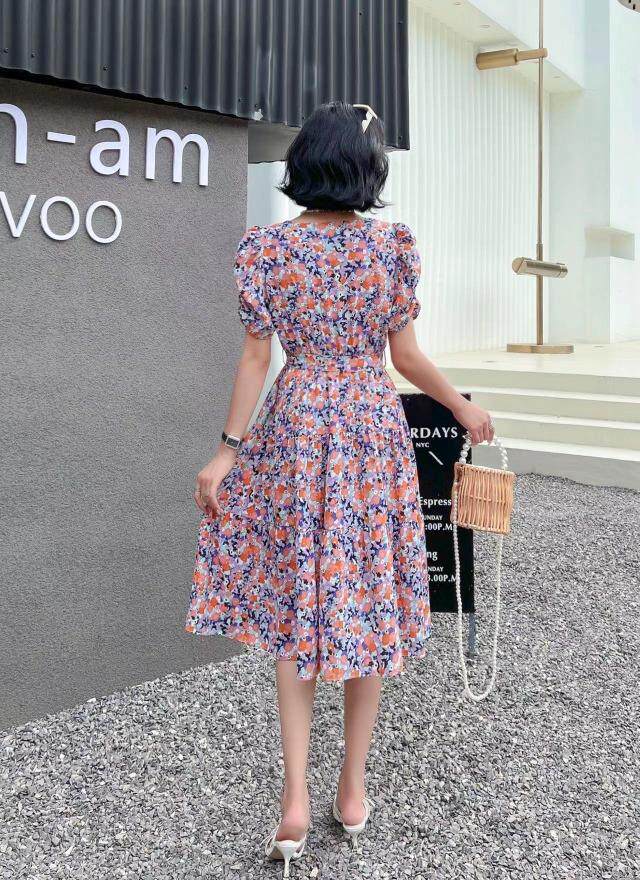 新款碎花连衣裙，四个尺码，两色，女装连衣裙，依柏璐(1F)