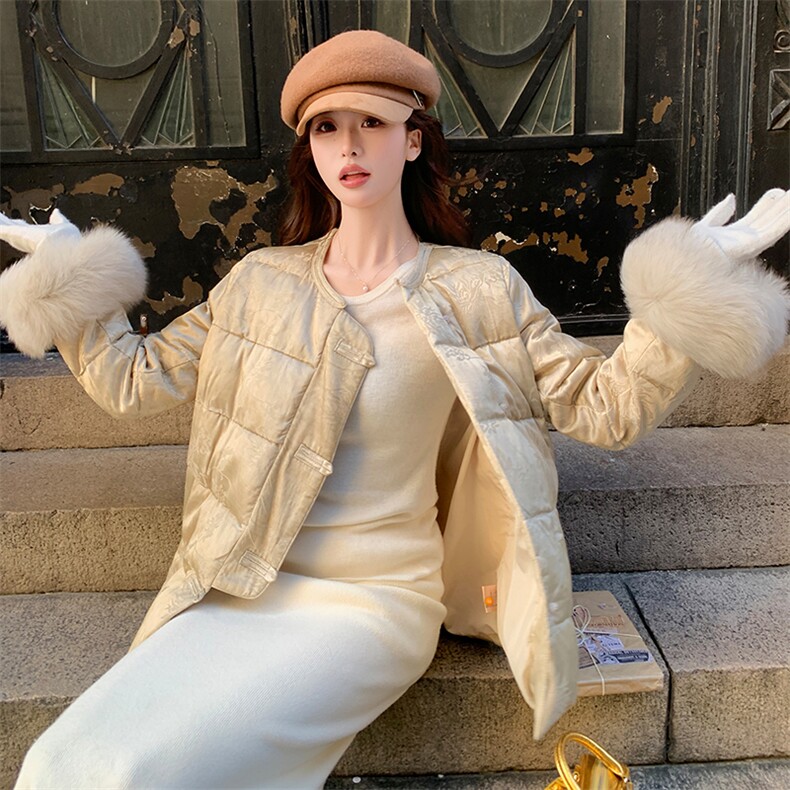 现货！（90新标带检）人丝提花新中式圆领狐狸毛贵气优雅羽绒服女,女装羽绒服,衣秀之家