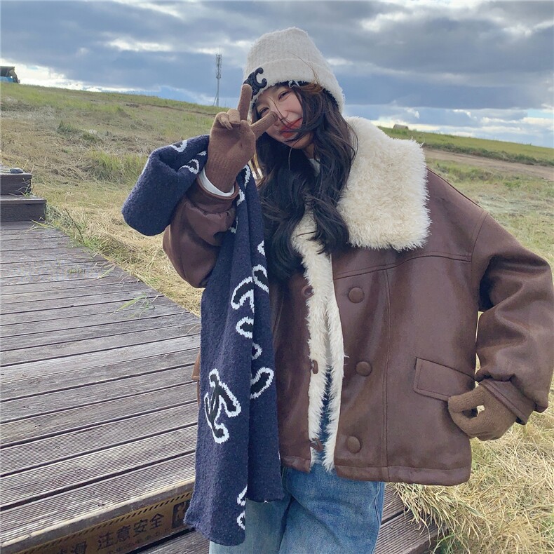 咖色羊羔毛翻领皮衣羽绒服女2025冬季新款复古时髦宽松短款大衣潮,女装毛呢外套,2B190