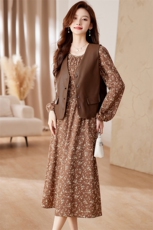 2023年秋季女时尚气质时髦皮马甲+连衣裙套装，女装套装/套裙，艾贝斯