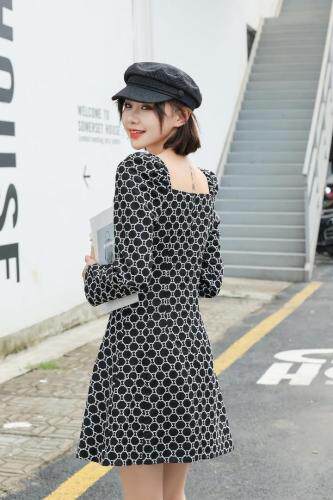 秋装时尚经典连衣裙显瘦，女装连衣裙，圣·雅姿