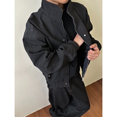 黑色