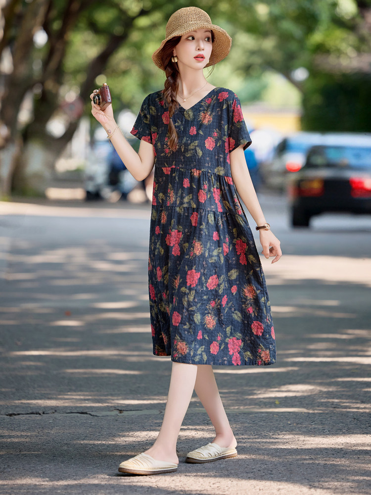 出货。复古印花短袖棉质连衣裙女2026夏季新款收腰显洋气减龄裙子,女装连衣裙,依万里