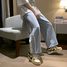 灰色