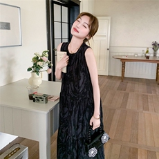 黑色无袖背心连衣裙女2025年夏季新款法式慵懒风宽松显瘦印花长裙，女装连衣裙，2C258