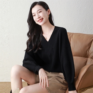 100%纯山羊绒秋冬新款时尚休闲羊绒衫宽松v领打底衫图片
