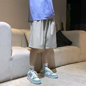 卡其色