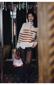 2025年秋季新款亮丝圆领针织女士羊毛衫时尚休闲通勤百搭图片