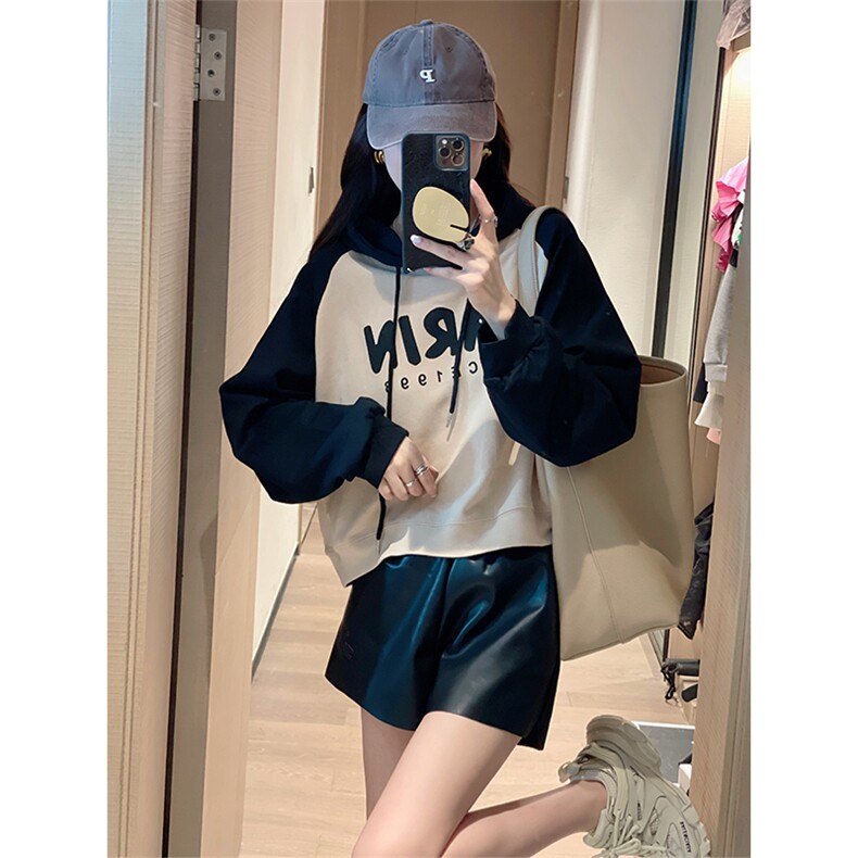 撞色字母涂鸦连帽卫衣女2022早秋新款韩版宽松慵懒风长袖短款上衣,女装卫衣/绒衫,辉之琳