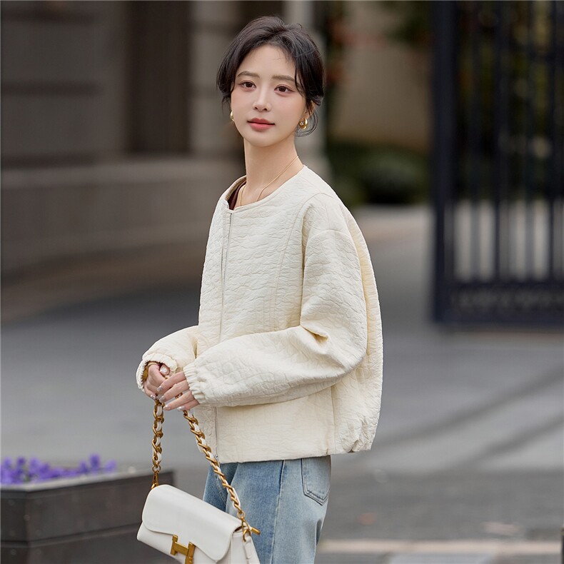 藏青色肌理感圆领短外套女小个子2026秋季新款时尚夹克棒球服,女装短外套,梦懿尔