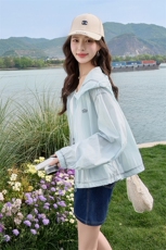 现货2025夏装新款印花连帽防晒衣，女装防晒衣，慕依路