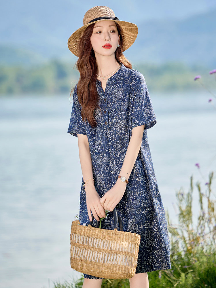 现货2025年夏季文艺复古优雅印花中长款妈妈连衣裙,女装连衣裙,依恋蒂丝