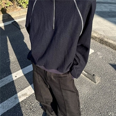 深蓝色