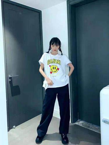 笑脸新款T恤～，女装T恤，LOVELS