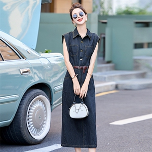 休闲牛仔连衣裙女2024夏季新款时尚无袖薄款轻奢高级感收腰裙子潮图片