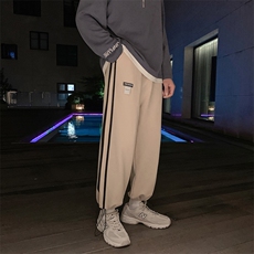 卡其色