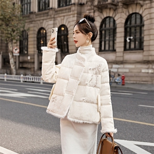 现货2025年冬季新款盘扣刺绣羽绒服真毛羽绒服外套图片