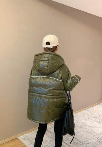 亮面纯色短款羽绒服韩版宽松显瘦面包服外套、，女装羽绒服，索罗密欧