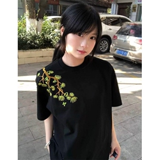 黑色