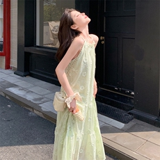 法式绝美挂脖连衣裙女2025夏季新款超好看独特漂亮海边度假风长裙，女装连衣裙，浙宝193A