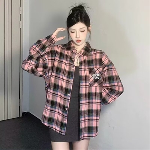 C59-P32 港风复古粉色格子衬衫女休闲上衣宽松型五分袖图片