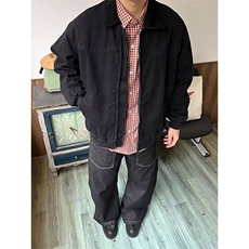 黑色