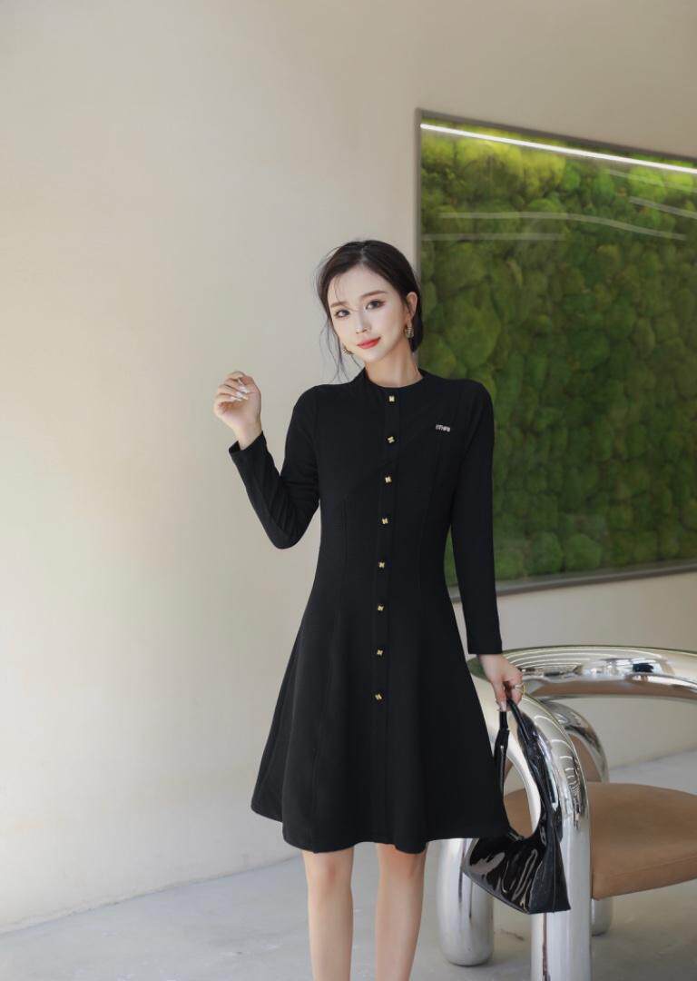 2022秋装连衣裙，女装连衣裙，贻思茗