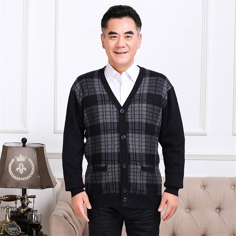 2024秋冬新款中老年男款V领格子纽扣开衫，男装羊绒开衫，衣恋羊绒