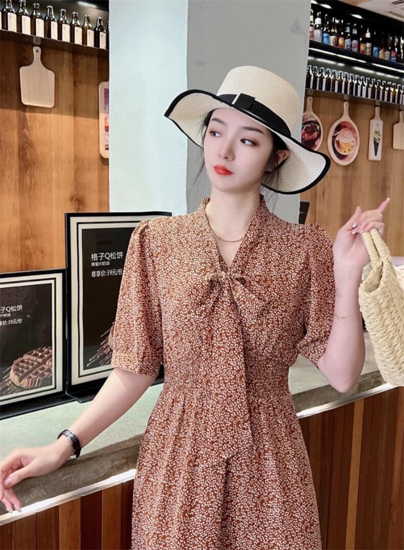 碎花修身连衣裙，女装连衣裙，米娜·丹怡